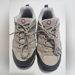 Women's Size 8.5 Wide Merrell Hiking Shoes